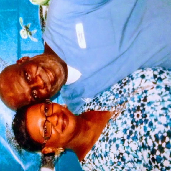 Meet your Posher, Lisa - Picture 1 of 1